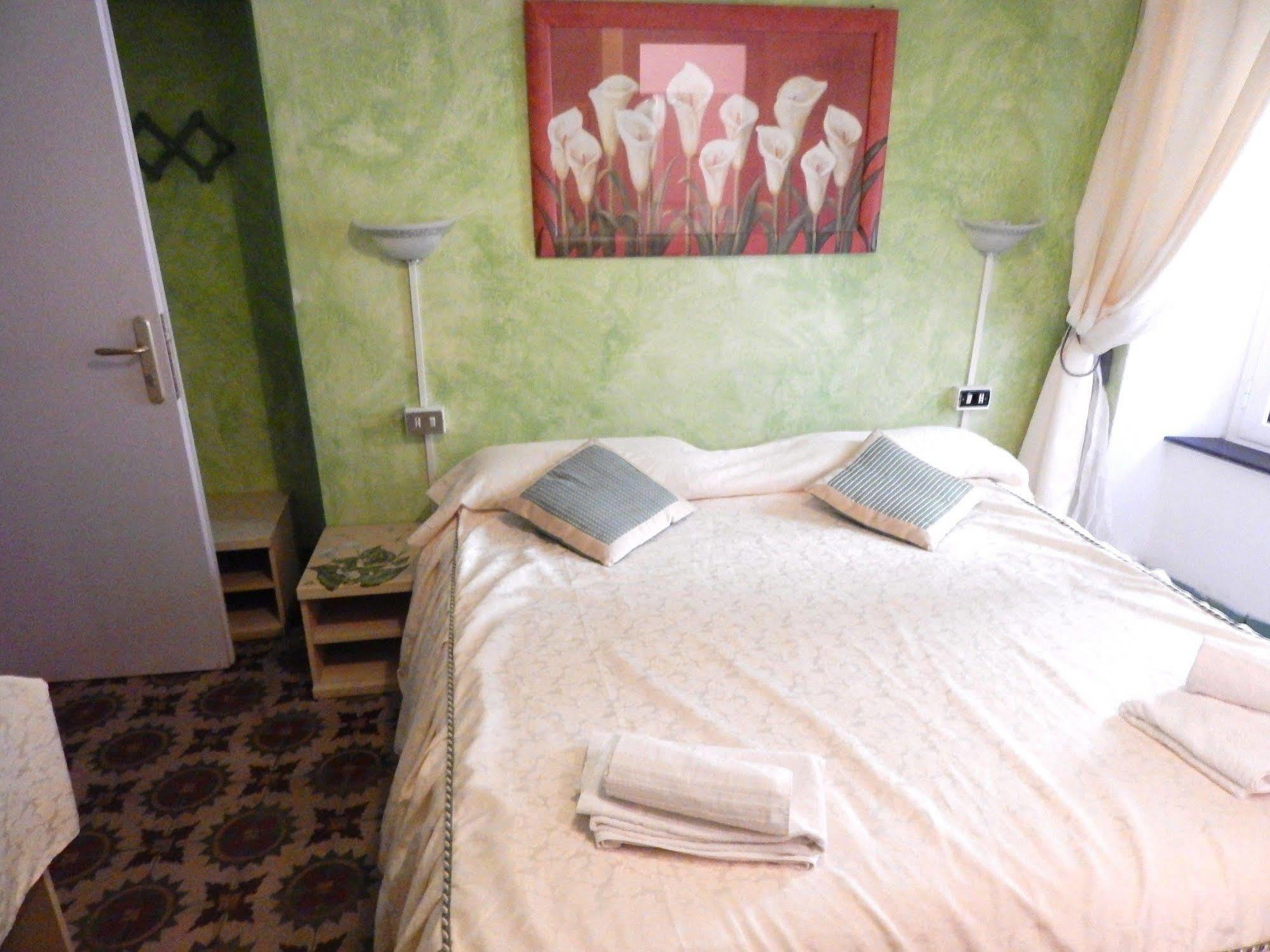 Hotel Glicine Noli Zewnętrze zdjęcie
